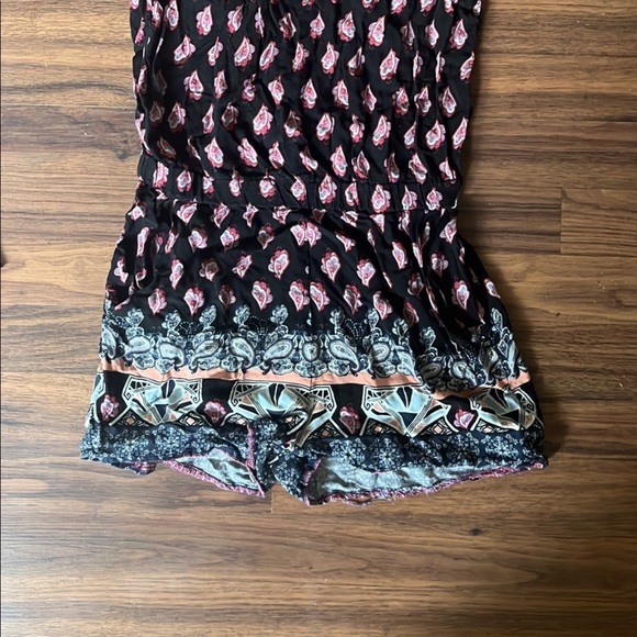 Bundle of TWO Rompers - Picture 6 of 6